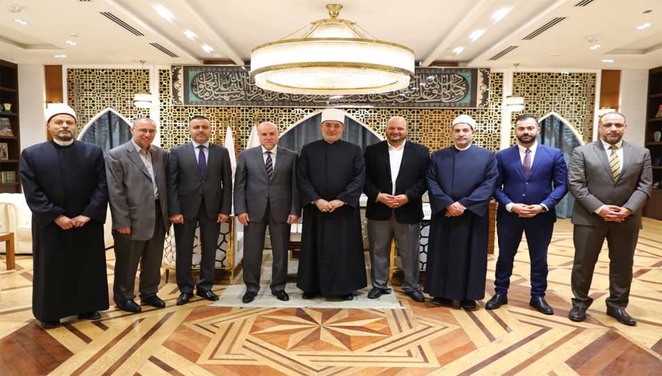 مفتي الجمهورية يستقبل قاضي قضاة فلسطين لتنسيق الجهود بين الم