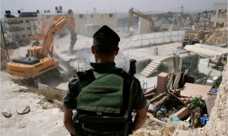 فلسطين: الاحتلال يقتحم عدة بلدات في الضفة..ويهدم منزلا ومزرعتين بالقدس المحتلة