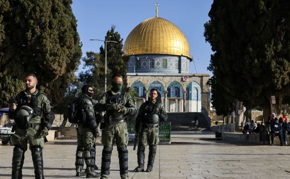 قاضي قضاة فلسطين لـ الشروق: إسرائيل تنفخ في نار الحرب الدينية والانتهاكات بحق الأقصى تهدد بتفجير المنطقة