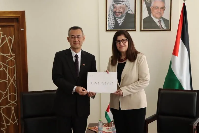 الوزيرة شاهين تتسلّم نسخة عن أوراق اعتماد سفير جمهورية الصين الشعبية الجديد لدى دولة فلسطين