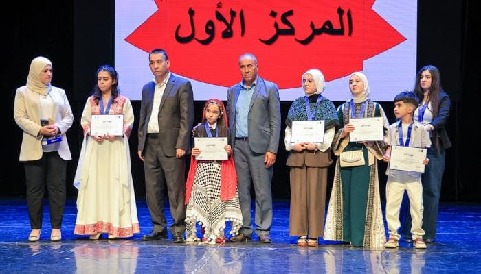 غزل تيم بطلة الدورة العاشرة من تحدي القراءة العربي في فلسطين