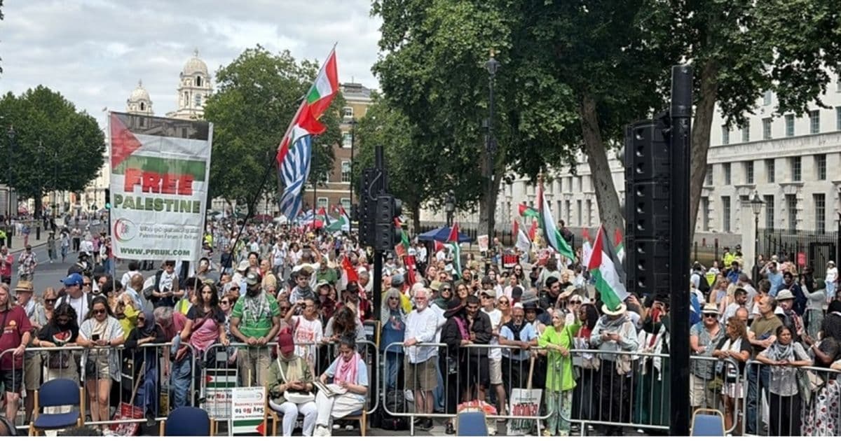 مظاهرة حاشدة في لندن دعماً لفلسطين.. طالبوا بوقف الحرب على غزة