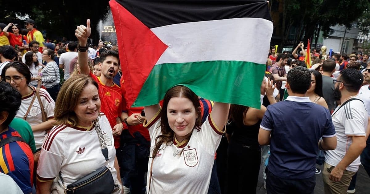 فلسطين حاضرة في احتفالات منتخب إسبانيا بلقب كأس العالم (شاهد)