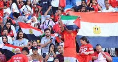 الجماهير تحمل علم فلسطين فى احتفالية منتخب مصر بإنجاز كأس العالم
