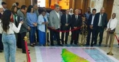 الدكتور سلمان أبو ستة يعرض أطلس فلسطين ليثبت تجذر الوجود الفلسطيني