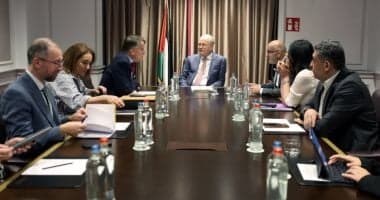 رئيس وزراء فلسطين يؤكد ضرورة الحفاظ على دور الأونروا في الضفة الغربية وقطاع غزة