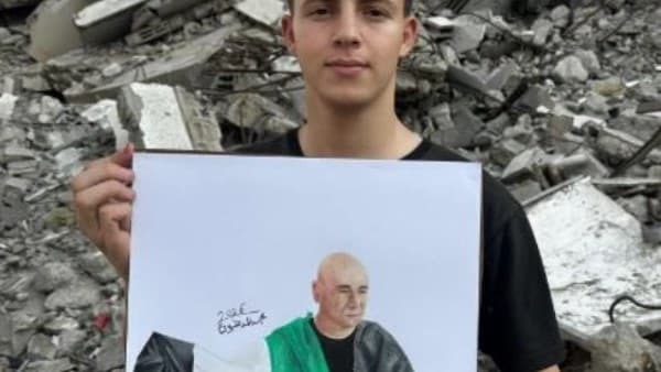كل فلسطين وغزة بيحبوك.. أول تعليق من الرسام الفلسطيني على صورة حسام حسن