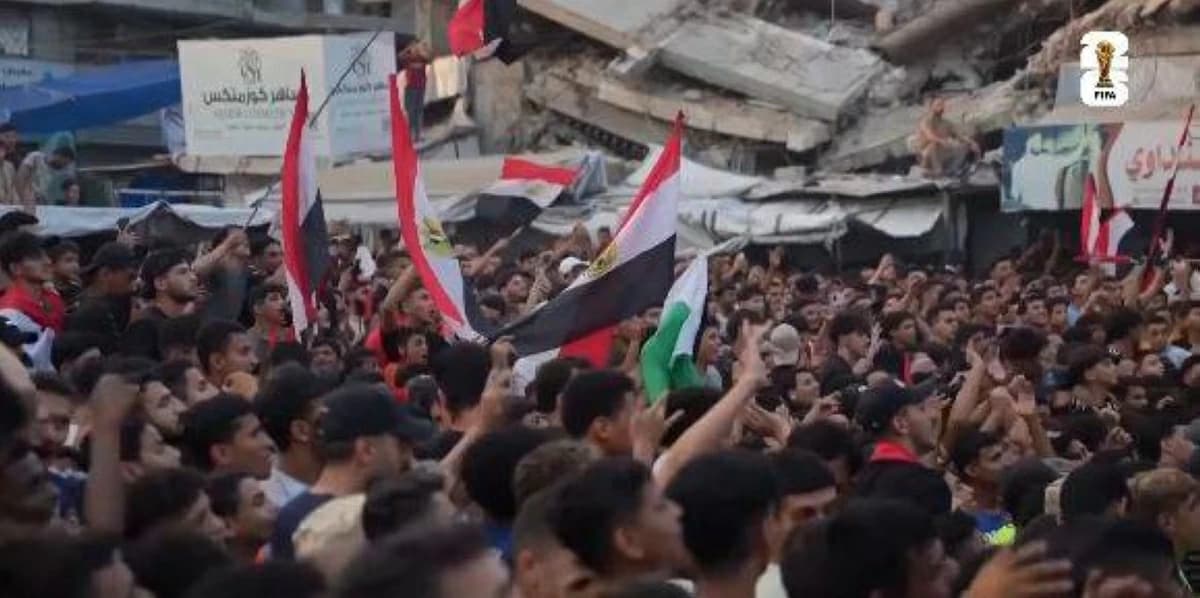 أهالي غزة يدعمون منتخب مصر بعد خروجه من المونديال: ضحوا بكأس العالم من أجل فلسطين