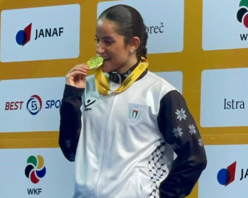 مريم بشارات تحرز ذهبية الدوري العالمي للكاراتيه في كرواتيا وترفع علم فلسطين على منصة التتويج