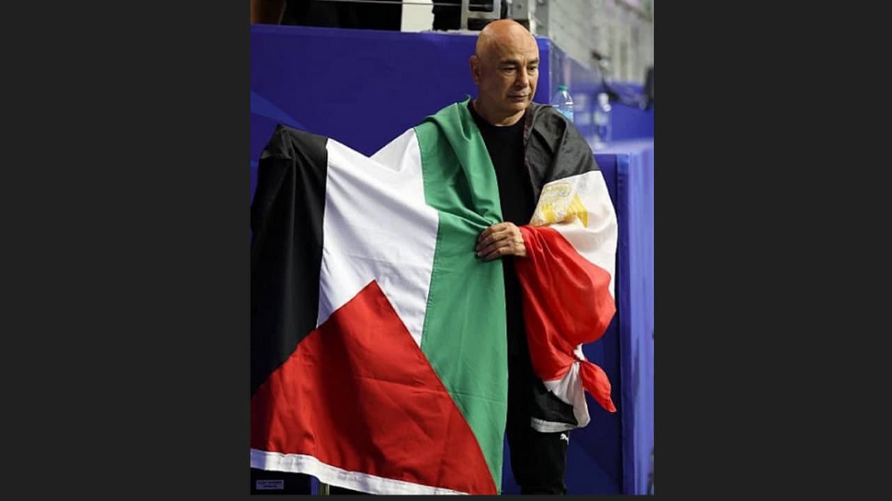 الفيفا تحسم جدل مدرب المنتخب المصري بعد رفعه علم فلسطين في كأس العالم 2026