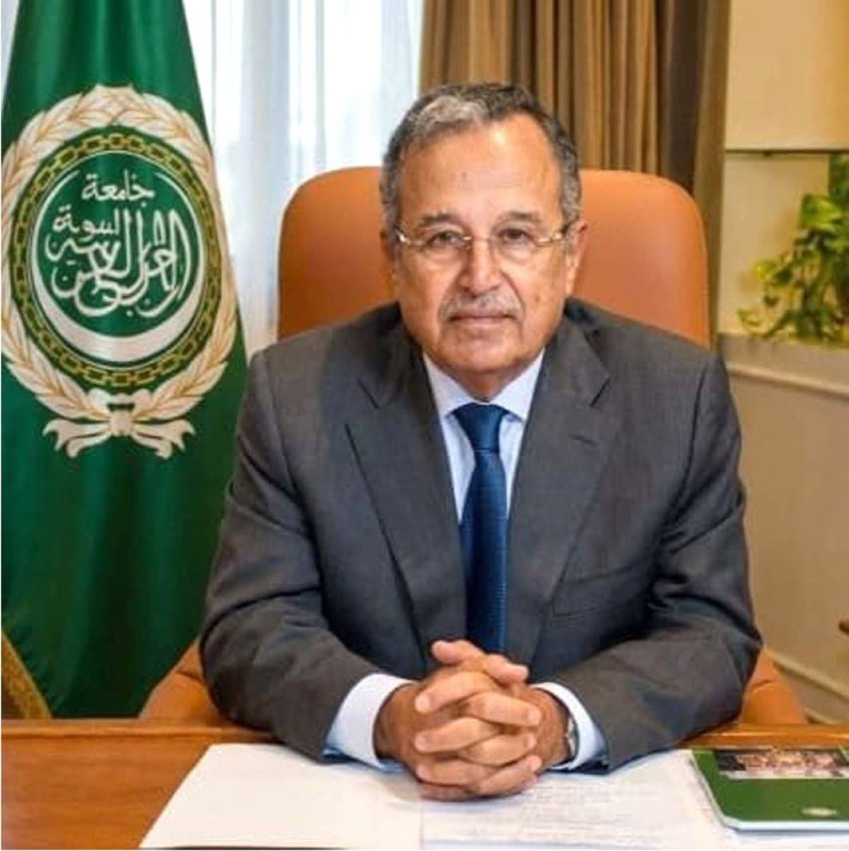 نبيل فهمي يؤكد لمحمود عباس مركزية القضية الفلسطينية وضرورة الدعم المالي
