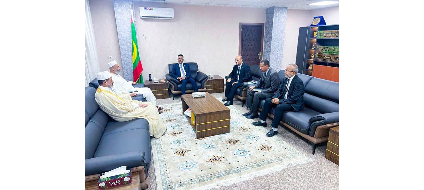 وزير الشؤون الإسلامية يستقبل رئيس هيئة علماء فلسطين