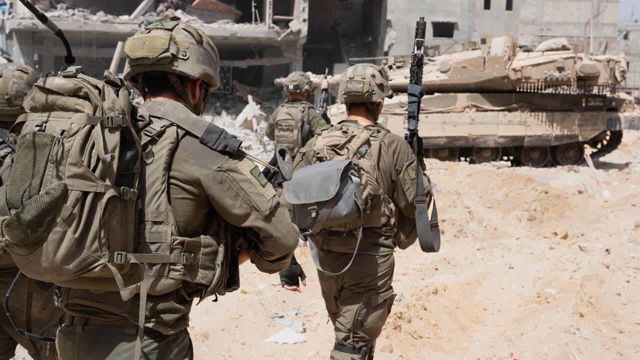 إسرائيل تعلن استهداف قيادات عسكرية لحماس