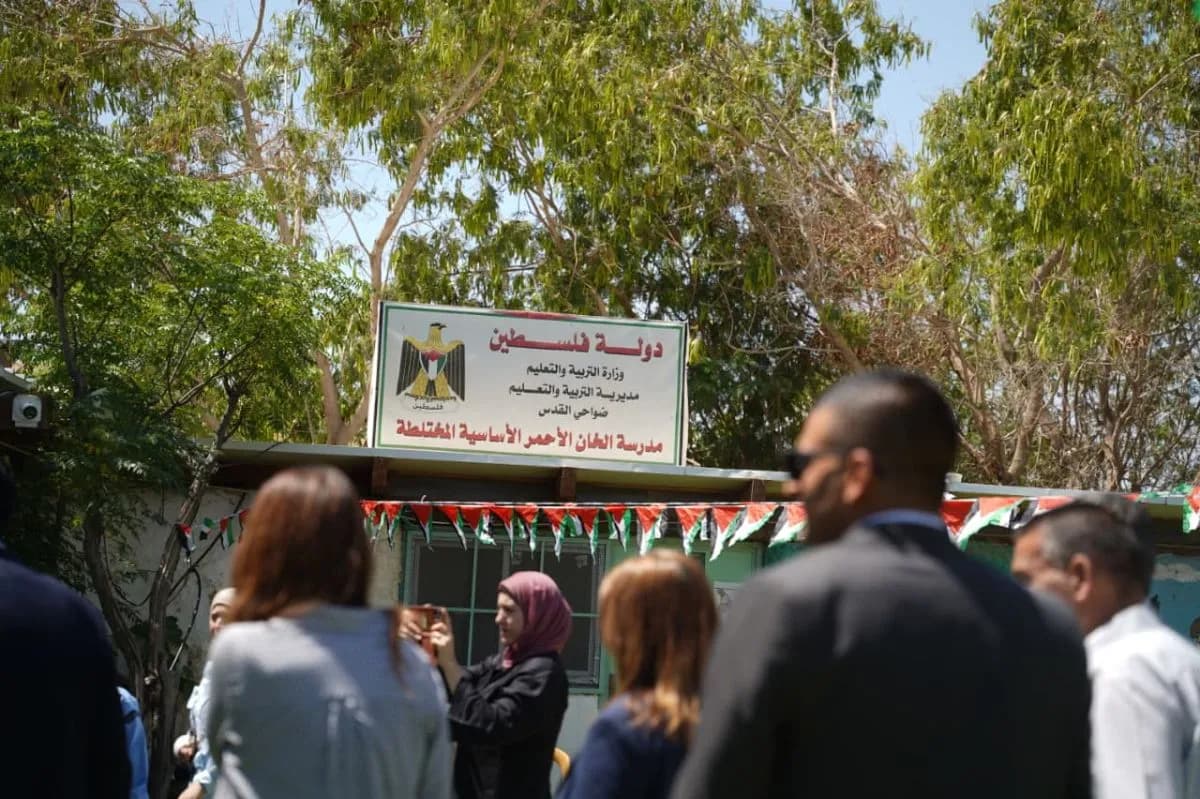سفراء وقناصل عرب وأجانب يؤكدون من الخان الأحمر دعمهم للمقدسيين في مواجهة سياسات الاحتلال والتهجير